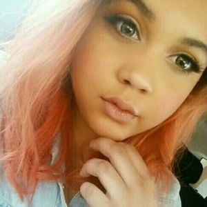 Meet your Posher, Mia